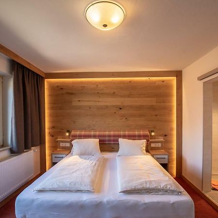 Hoelzl Bed & Breakfast Neukirchen am Großvenediger Extérieur photo