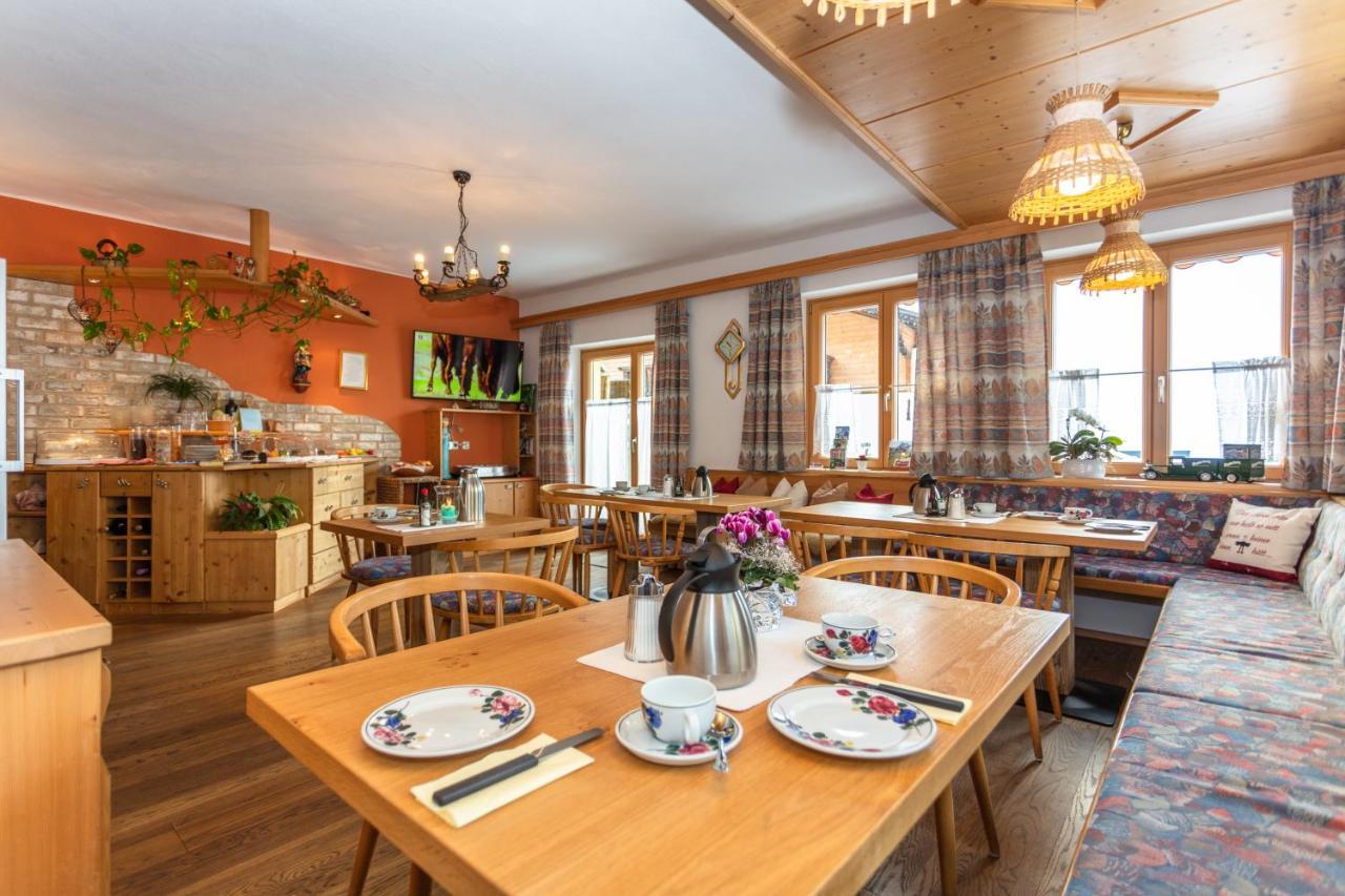 Hoelzl Bed & Breakfast Neukirchen am Großvenediger Extérieur photo