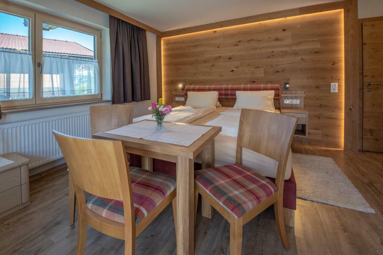 Hoelzl Bed & Breakfast Neukirchen am Großvenediger Extérieur photo